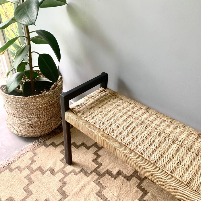 How to style your entry way bench